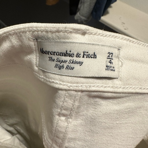 Abercrombie jeans. Size 27 - Picture 2 of 3